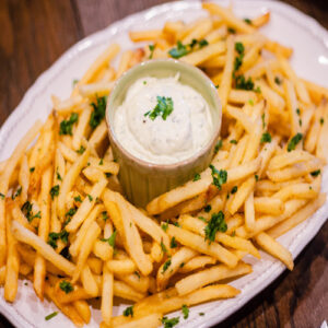12. Pommes med Aioli